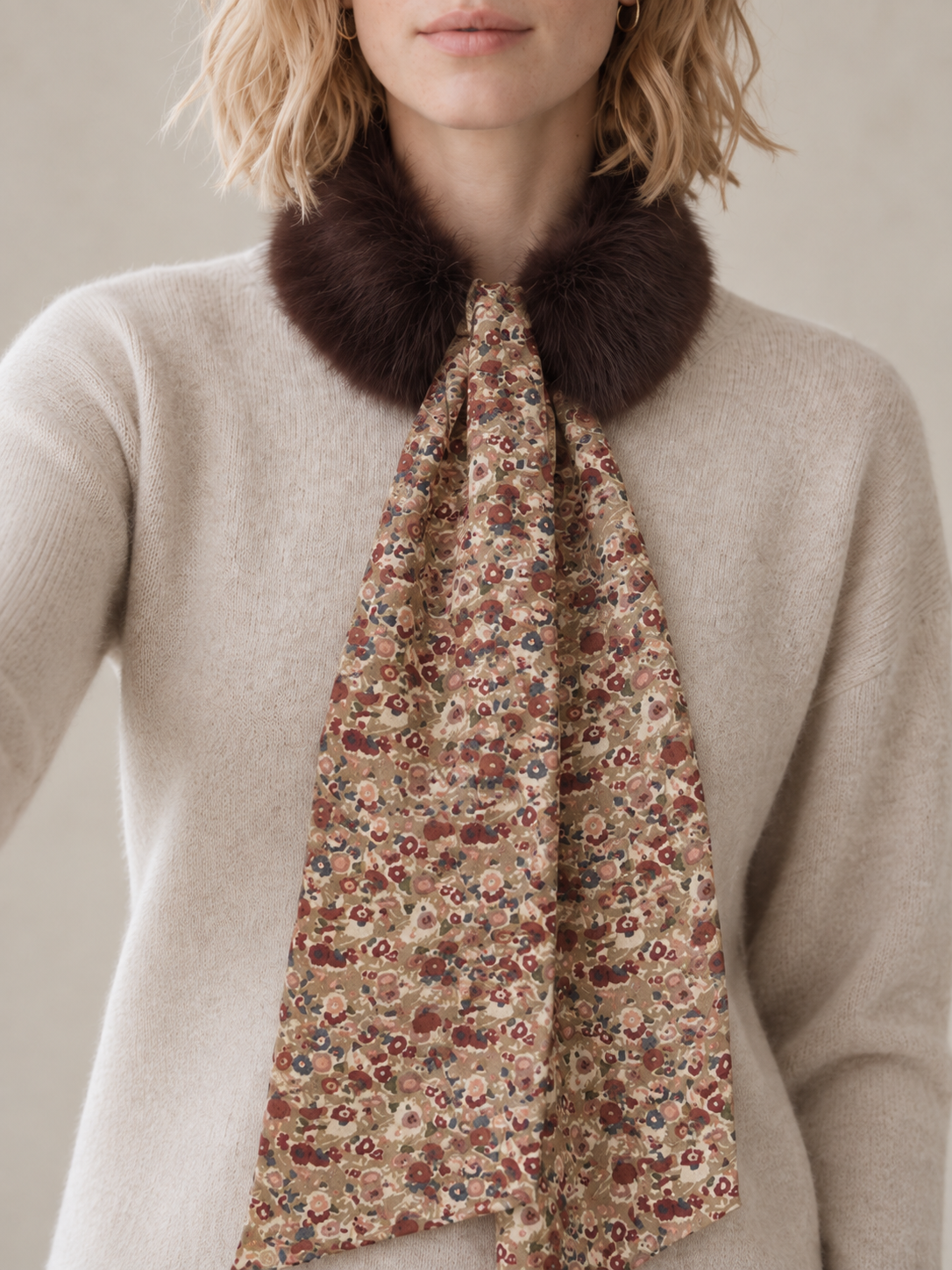 Cuello choker Marrón lazo flores