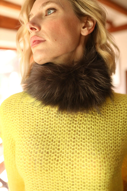 Cuello elástico marrón